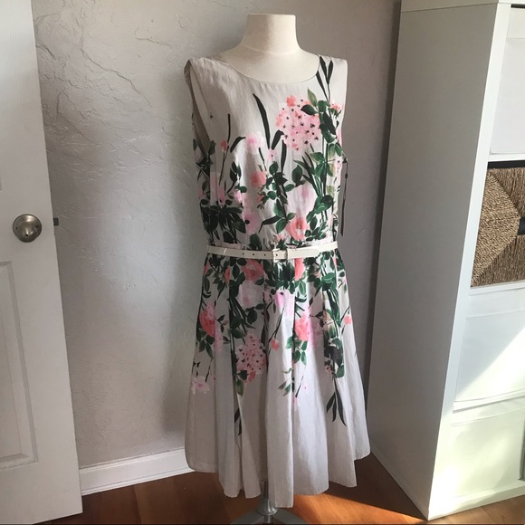 NEW Tommy Hilfiger floral print belted fit & flare dress (14) - Picture 2 of 11